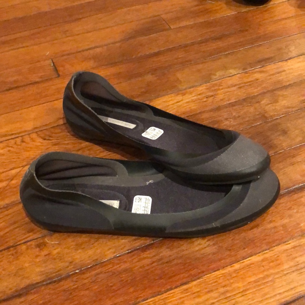 Women’s flats